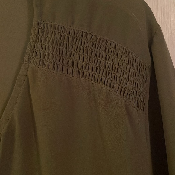 Torrid olive green blouse - Picture 4 of 6